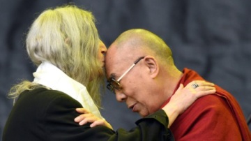 PattiSmith+DalaiLama.July2015.OliScarff-AFP-GettyImagesCOPY